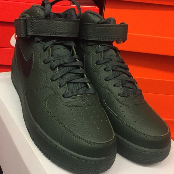 Men’s Air Force One - Picture 2 of 3